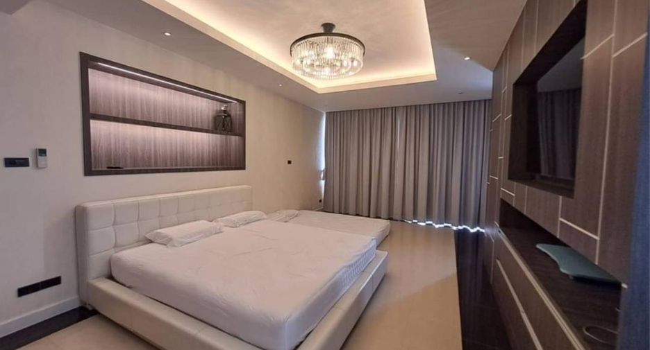 For rent 3 bedrooms condo in Jomtien, Pattaya