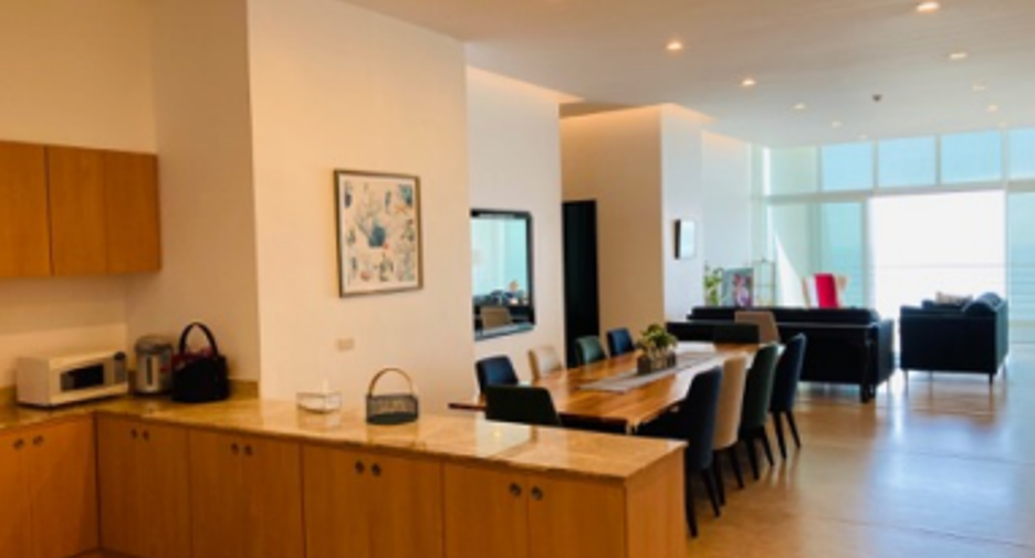 For rent 3 bedrooms condo in Jomtien, Pattaya
