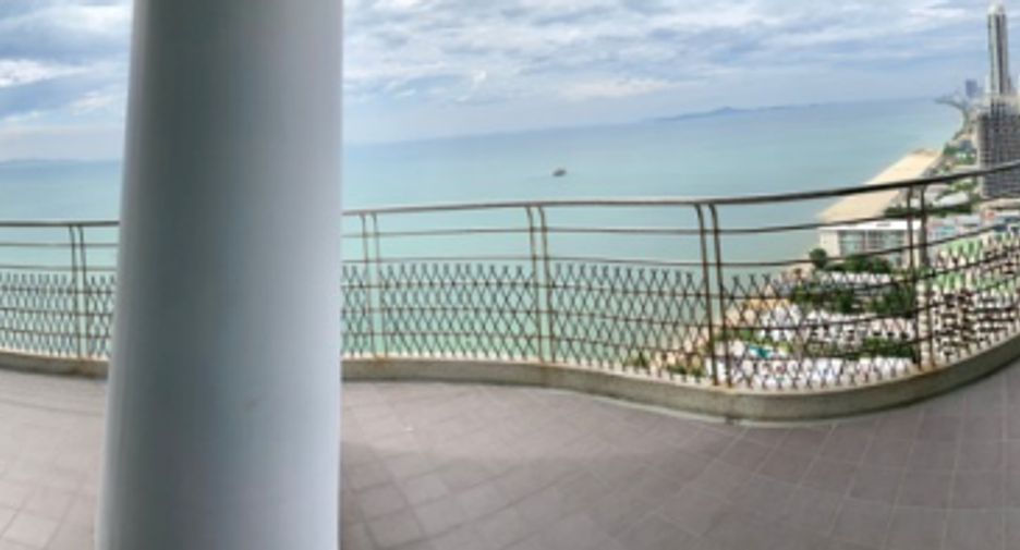 For rent 3 bedrooms condo in Jomtien, Pattaya
