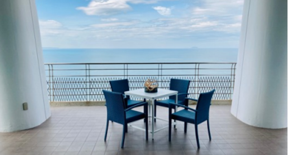 For rent 3 bedrooms condo in Jomtien, Pattaya