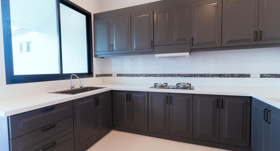 Casa en venta de 3 habitaciones en Bang Lamung, Chonburi