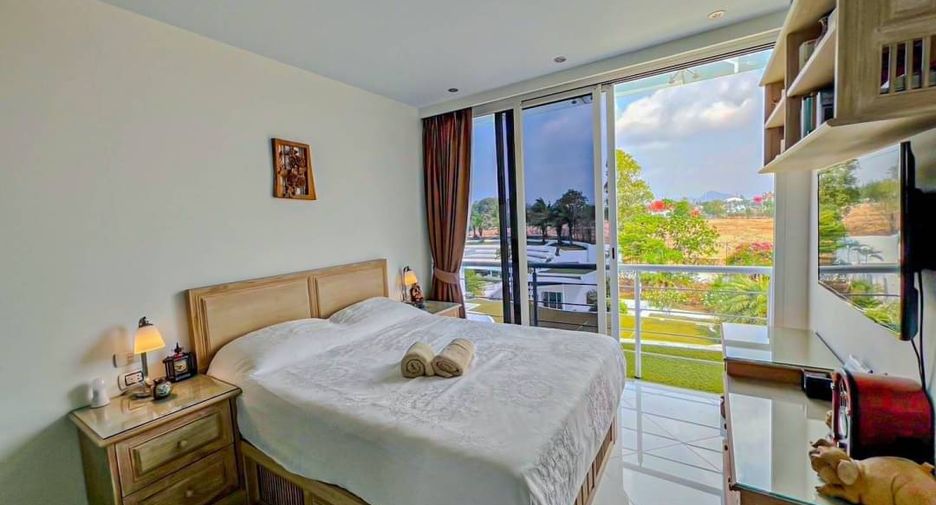 For sale 3 bedrooms condo in Na Jomtien, Pattaya