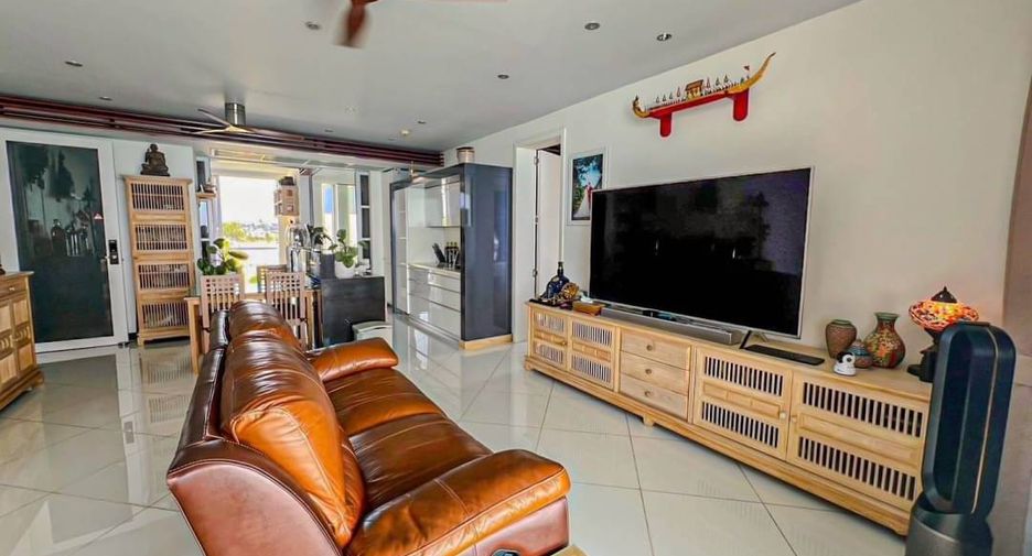 For sale 3 bedrooms condo in Na Jomtien, Pattaya