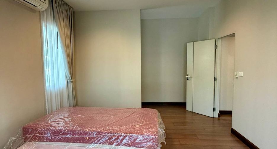 For rent and for sale 3 bedrooms house in Taling Chan, Bangkok