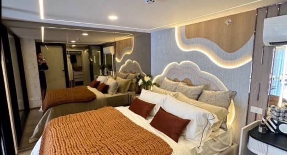 Condo en venta de 2 habitaciones en Huai Khwang, Bangkok