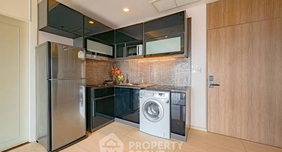 For sale 1 bed condo in Khlong Toei, Bangkok