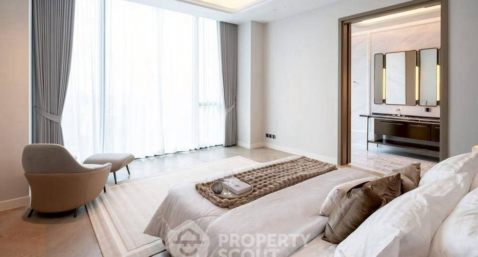 For sale 3 bedrooms condo in Sathon, Bangkok