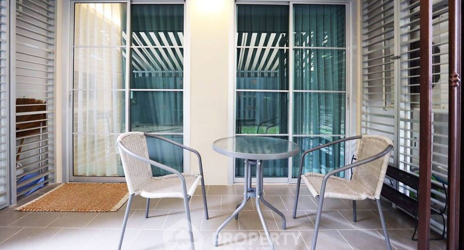 À vendre 2 chambres condo à Watthana, Bangkok