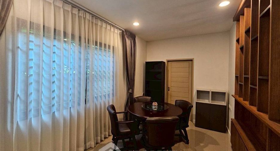 Haus zum Kauf mit 4 Zimmer in Si Racha, Chonburi
