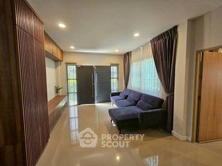 Haus zum Kauf mit 4 Zimmer in Si Racha, Chonburi