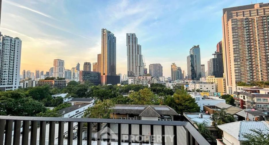 For sale 1 bed condo in Khlong Toei, Bangkok