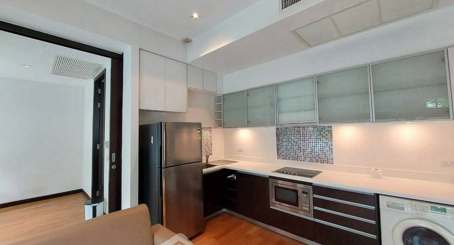 À vendre 2 chambres condo à Yan Nawa, Bangkok