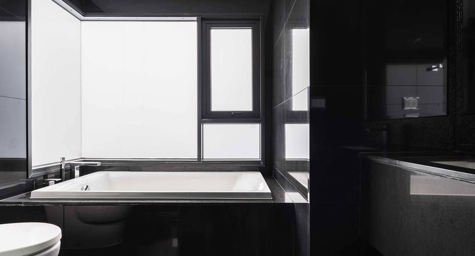 Condo en venta de 2 habitaciones en Khlong Toei, Bangkok