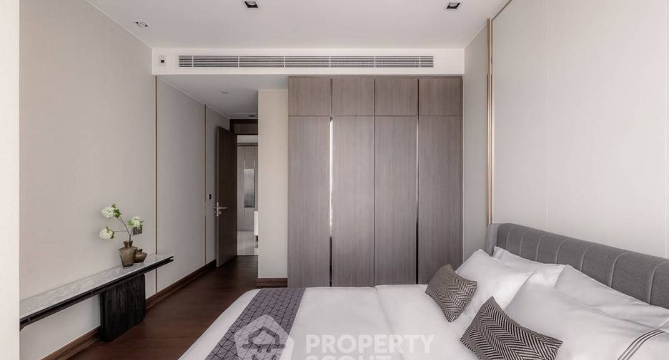 For sale 2 bedrooms condo in Khlong Toei, Bangkok