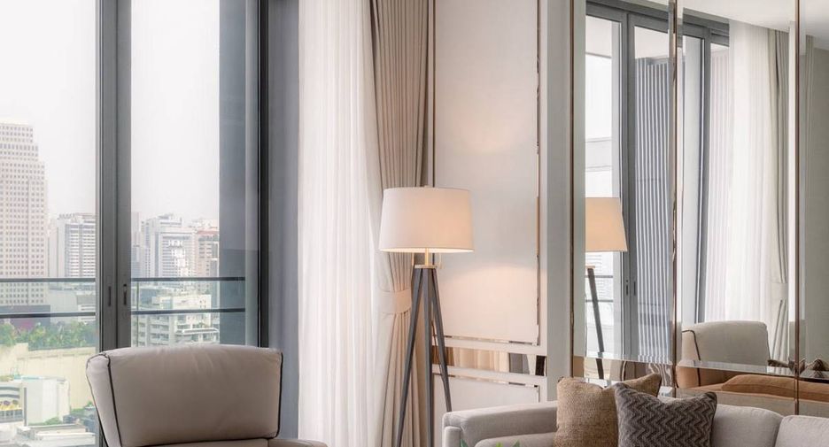 For sale 2 bedrooms condo in Khlong Toei, Bangkok