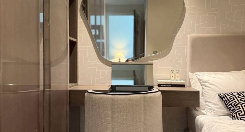 For sale 1 bed condo in Khlong Toei, Bangkok