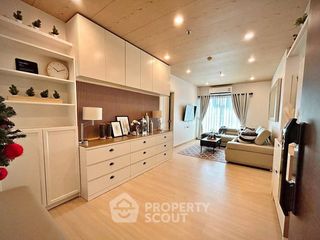À vendre 3 chambres condo à Huai Khwang, Bangkok