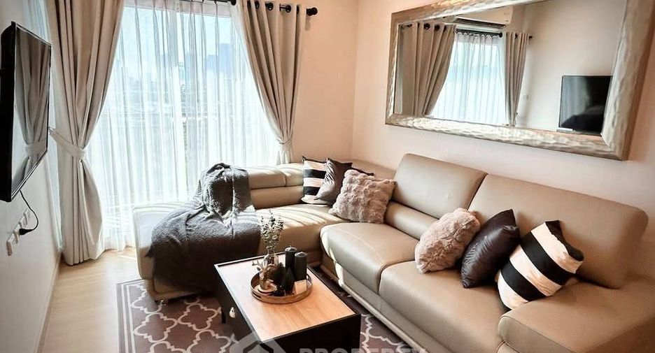 À vendre 3 chambres condo à Huai Khwang, Bangkok