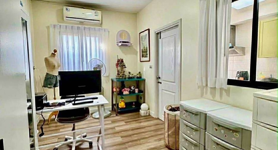 Haus zum Kauf mit 4 Zimmer in Si Racha, Chonburi