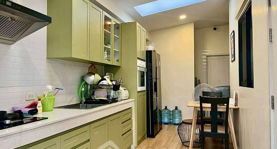 Haus zum Kauf mit 4 Zimmer in Si Racha, Chonburi