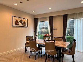 Casa en venta de 4 habitaciones en Lat Krabang, Bangkok