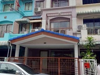 À vendre 3 chambres maison de ville à Suan Luang, Bangkok