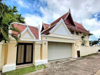 Villa zur Miete und zum Kauf mit 4 Zimmer in Bang Saray, Pattaya