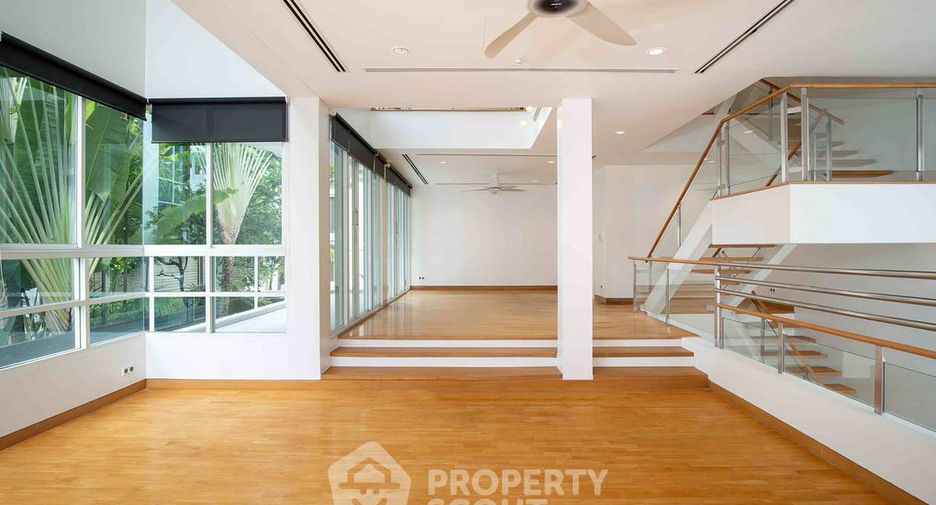 For sale 5 bedrooms house in Yan Nawa, Bangkok