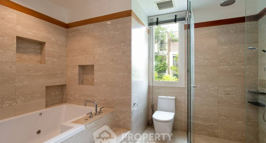 For sale 5 bedrooms house in Yan Nawa, Bangkok