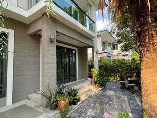 For sale 4 bedrooms house in Suan Luang, Bangkok