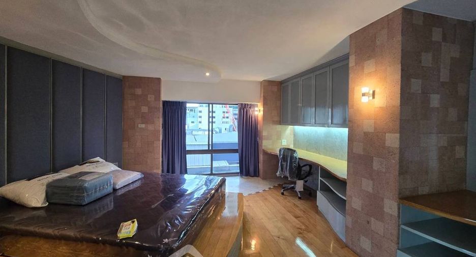 For rent and for sale 2 bedrooms condo in Pathum Wan, Bangkok