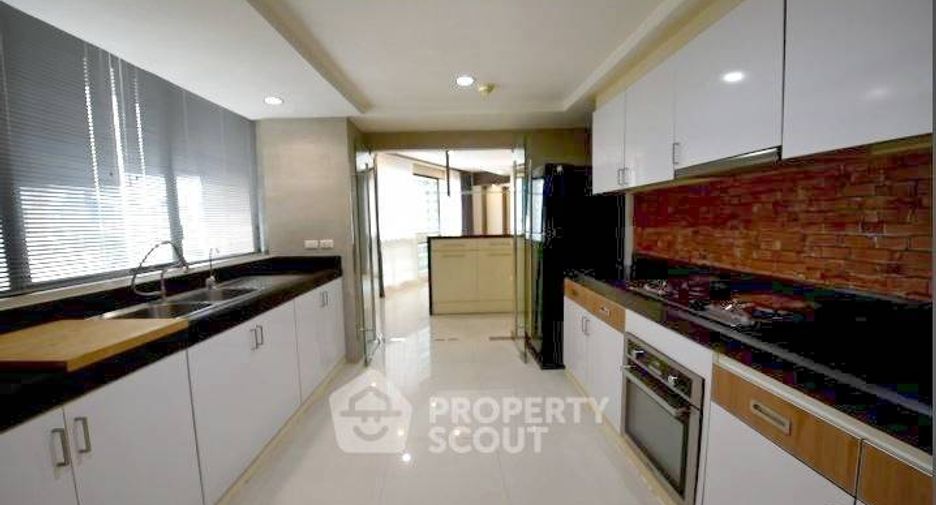 Condo en venta de 3 habitaciones en Khlong Toei, Bangkok