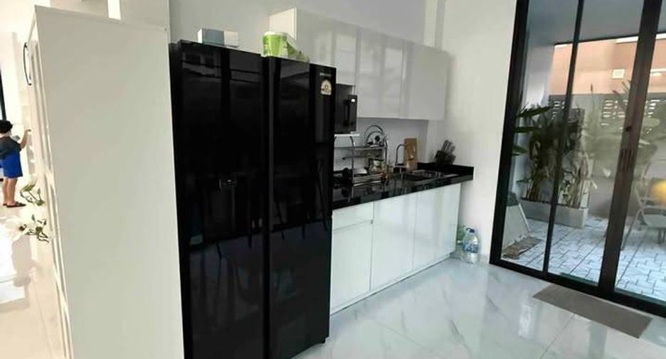 For rent そして for sale 4 ベッドルーム house in Jomtien, Pattaya