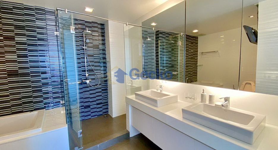 For rent 2 bedrooms condo in Bang Lamung, Chonburi