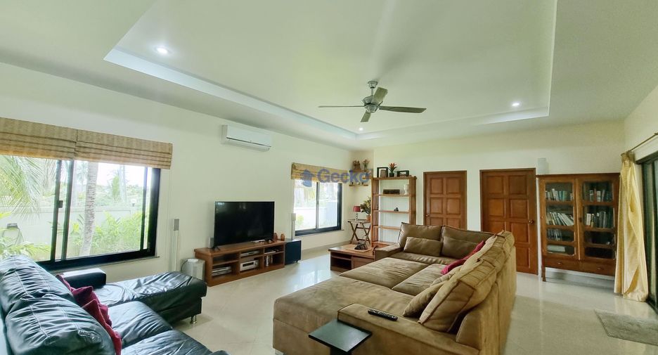 À louer 3 chambres maison à Bang Lamung, Chonburi