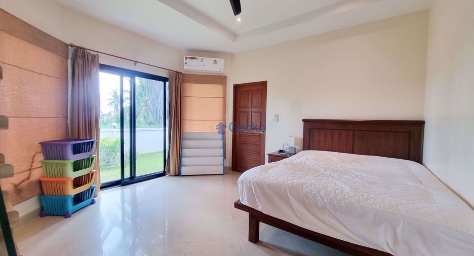 À louer 3 chambres maison à Bang Lamung, Chonburi