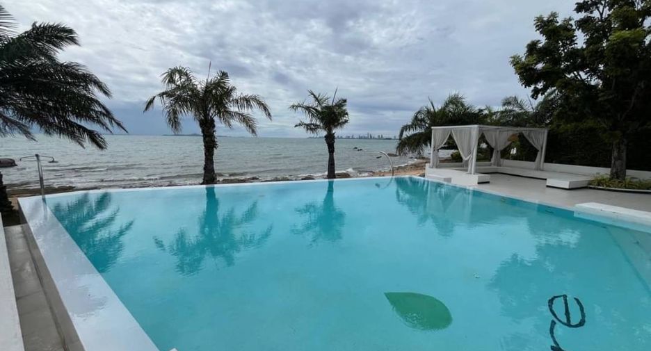 For sale 3 bedrooms condo in Na Jomtien, Pattaya