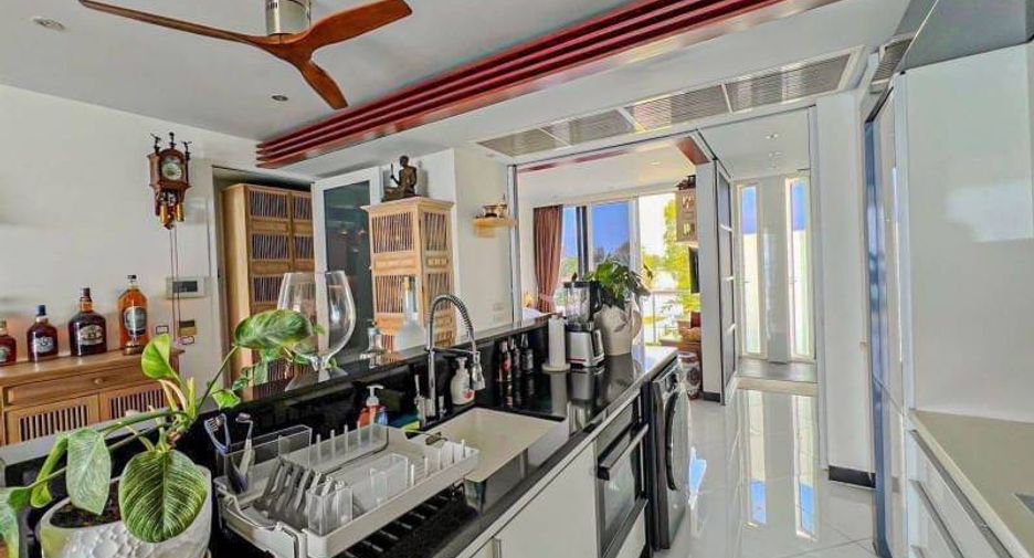 For sale 3 bedrooms condo in Na Jomtien, Pattaya