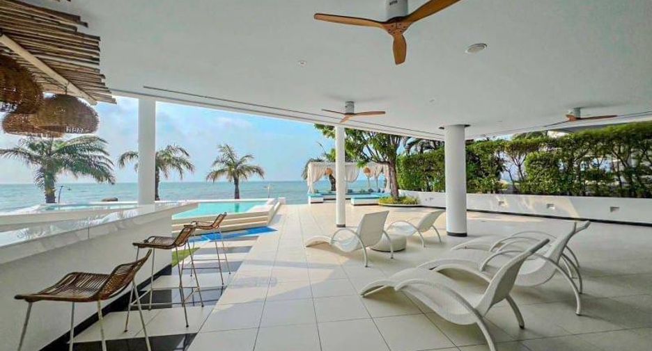 For sale 3 bedrooms condo in Na Jomtien, Pattaya