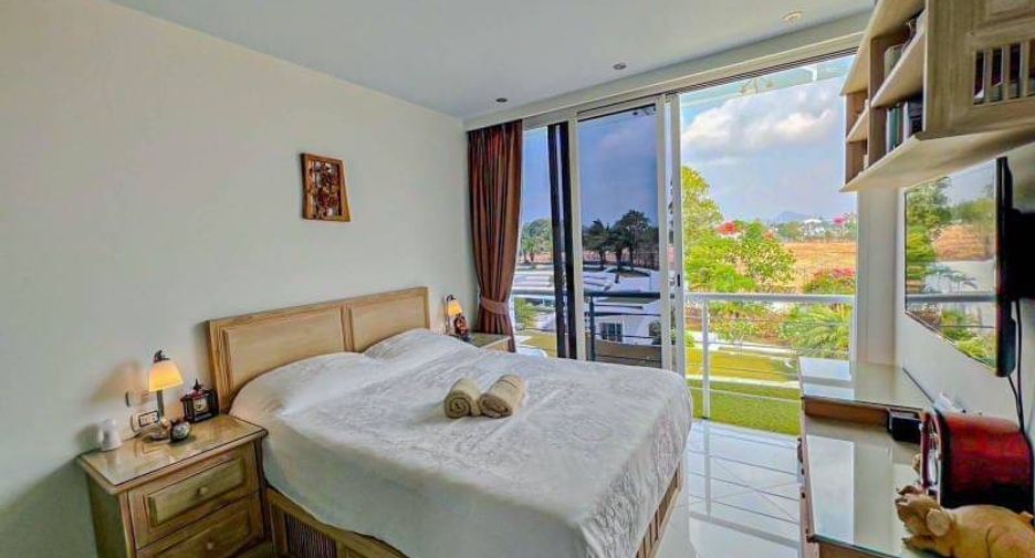 For sale 3 bedrooms condo in Na Jomtien, Pattaya