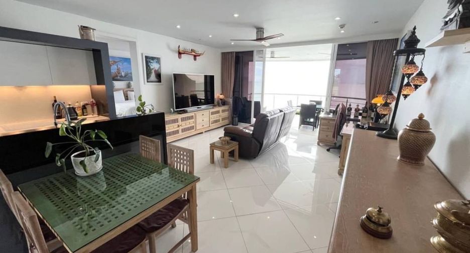 For sale 3 bedrooms condo in Na Jomtien, Pattaya