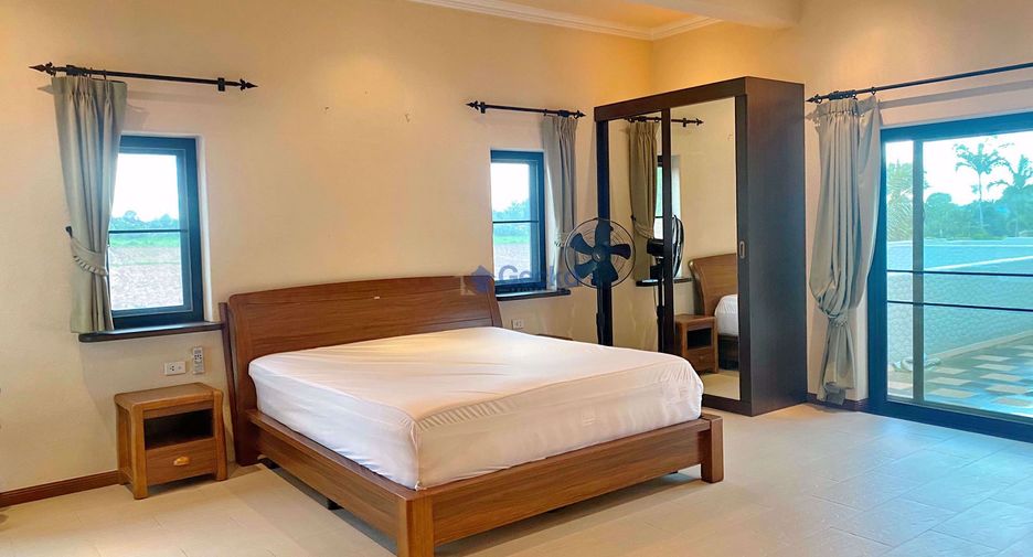 À louer 4 chambres maison à Bang Lamung, Chonburi