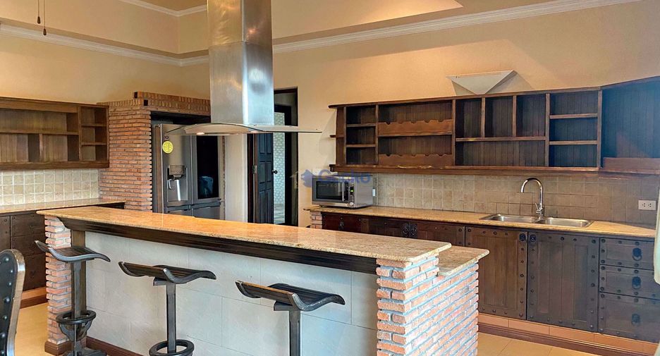À louer 4 chambres maison à Bang Lamung, Chonburi