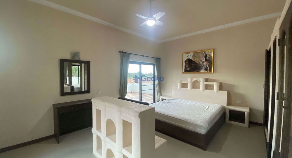 À louer 4 chambres maison à Bang Lamung, Chonburi