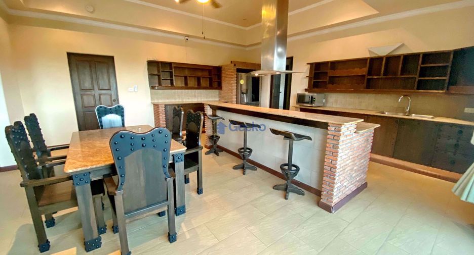 À louer 4 chambres maison à Bang Lamung, Chonburi