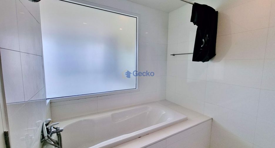 For rent 2 bedrooms condo in Bang Lamung, Chonburi