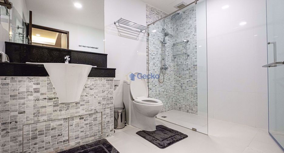 For rent 3 bedrooms condo in Bang Lamung, Chonburi