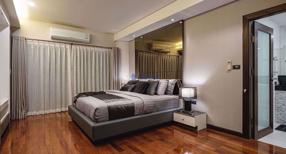 For rent 3 bedrooms condo in Bang Lamung, Chonburi