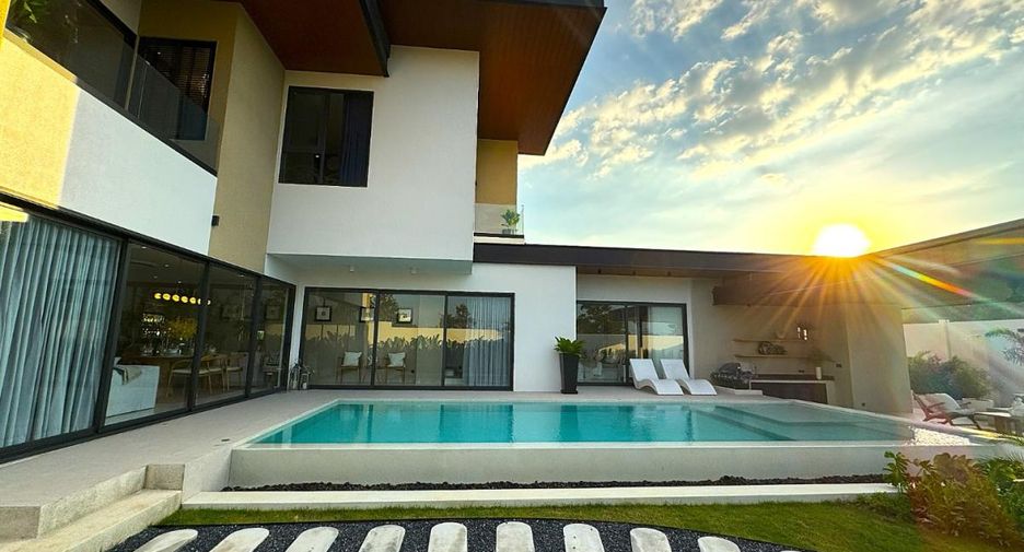 Casa en venta de 4 habitaciones en Bang Lamung, Chonburi