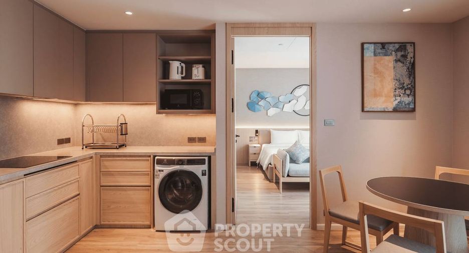 For rent 2 bedrooms apartment in Pathum Wan, Bangkok